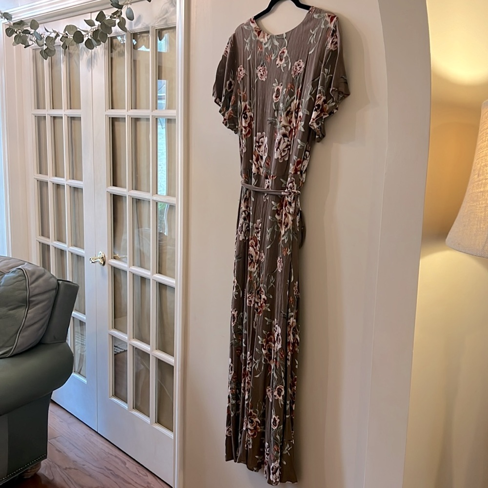 Floral Maxi Dress - Picture 9 of 9